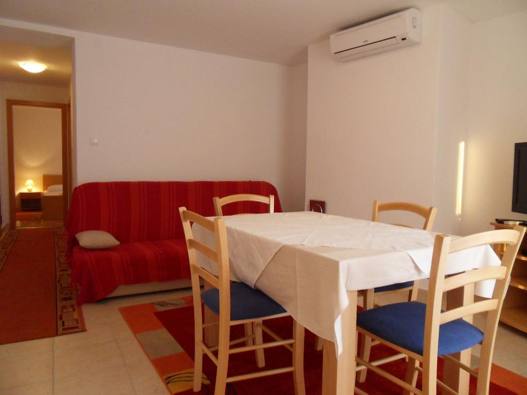 Apartments Petricevic 2 Selce Exterior foto