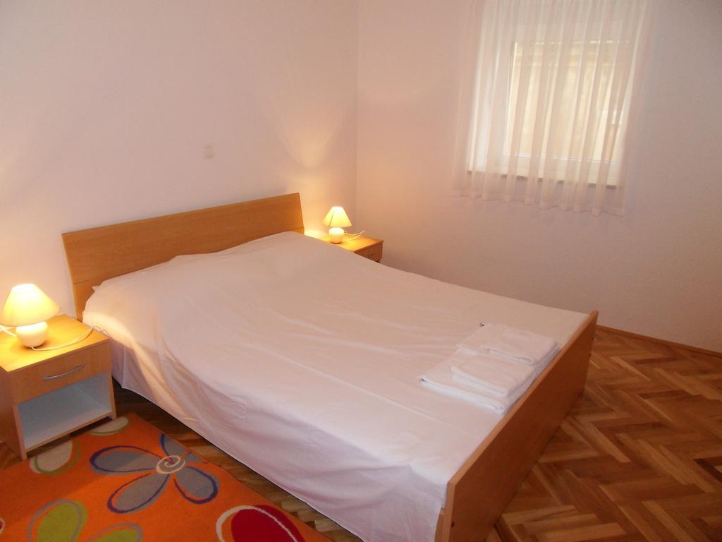 Apartments Petricevic 2 Selce Exterior foto