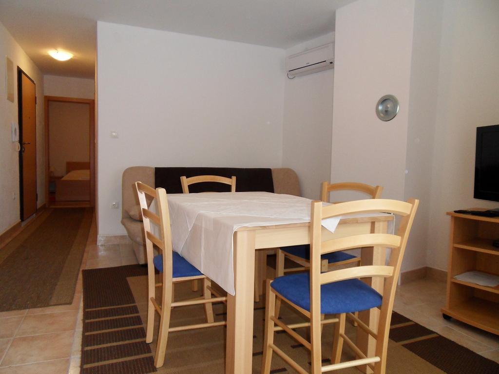 Apartments Petricevic 2 Selce Exterior foto
