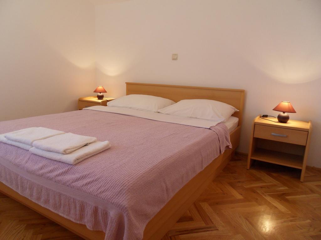 Apartments Petricevic 2 Selce Exterior foto