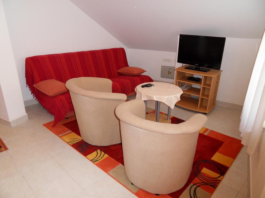 Apartments Petricevic 2 Selce Exterior foto