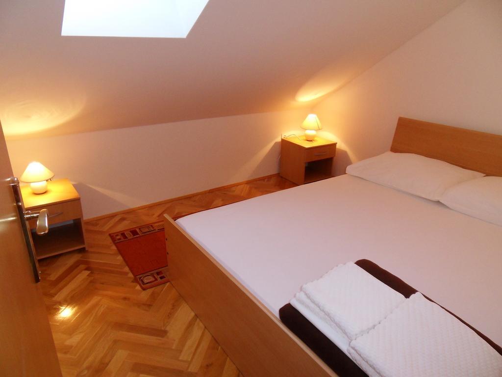 Apartments Petricevic 2 Selce Exterior foto