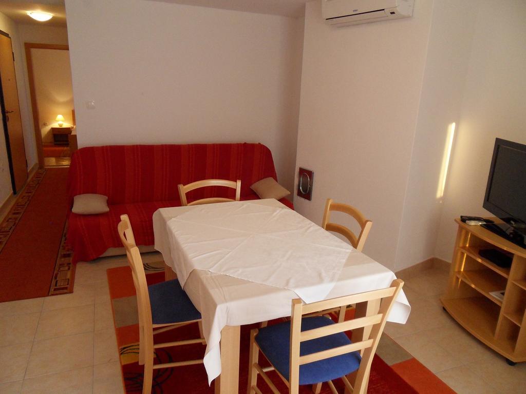 Apartments Petricevic 2 Selce Exterior foto